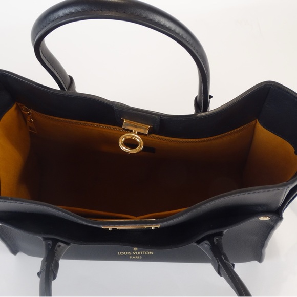 Louis Vuitton on my side MM tote - Picture 9 of 12